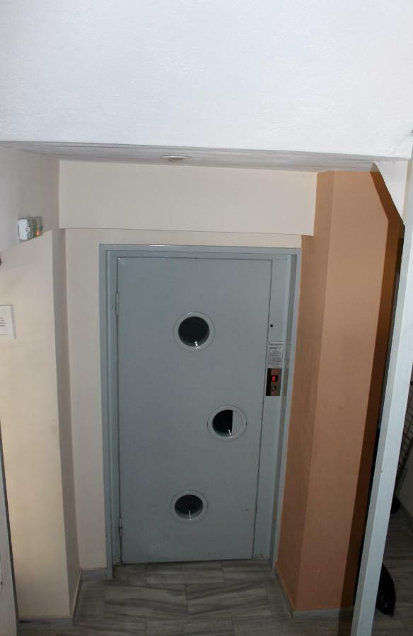 Cozy Studio Apartment In Pireus Luaran gambar